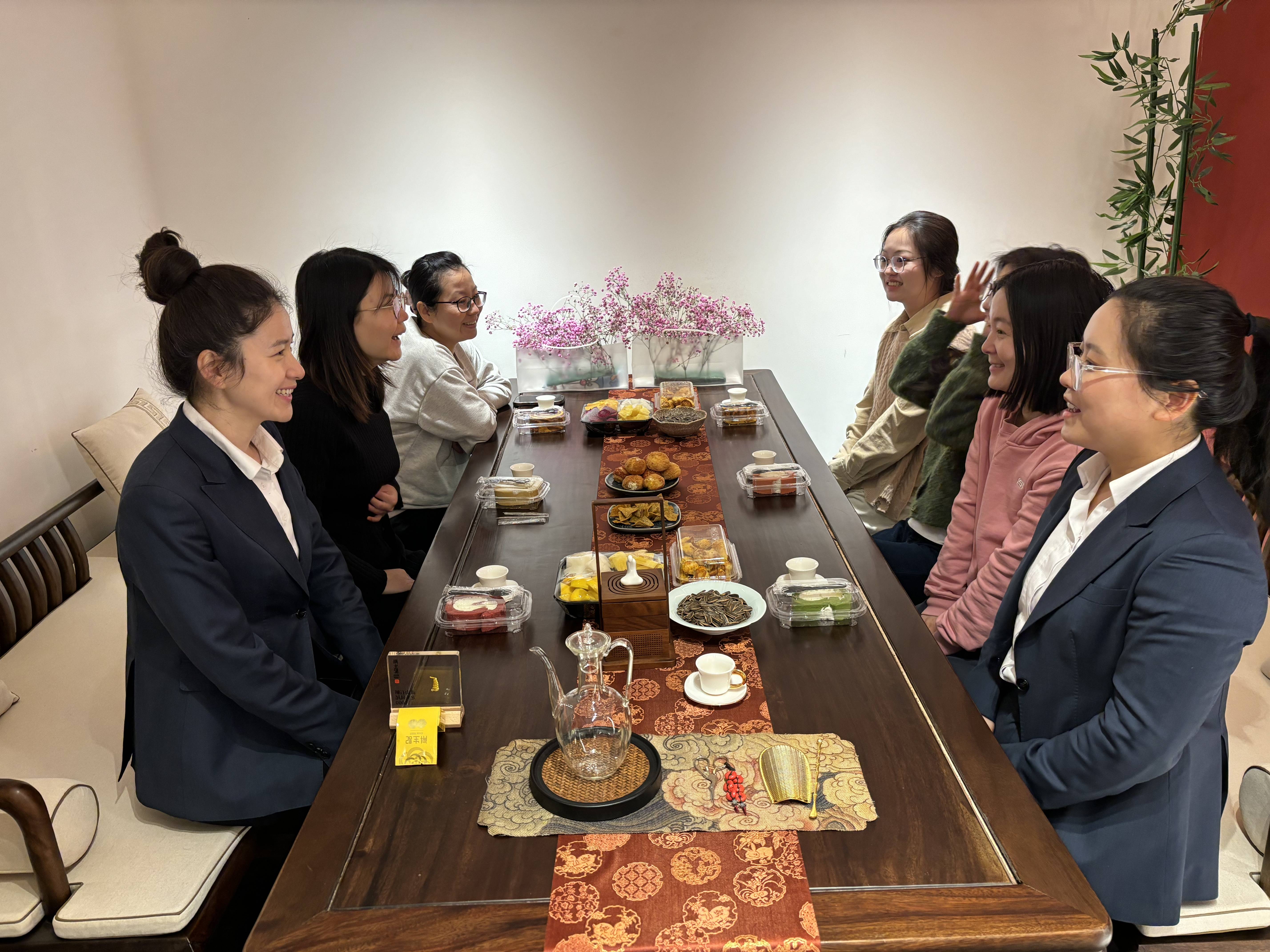 围桌茶(2).jpg