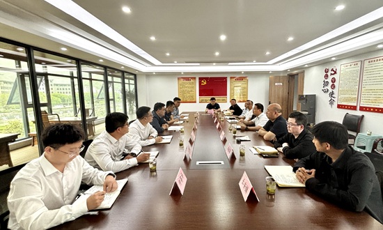 座谈照片 - 副本.jpg