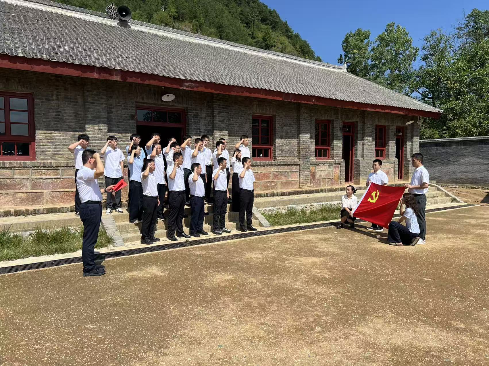 商洛、安康分公司赴洛惠渠廉政教育基地开展廉政教育活动.jpg